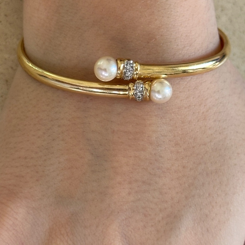 14k real solid Gold real Diamonds and Pearl Bracelet